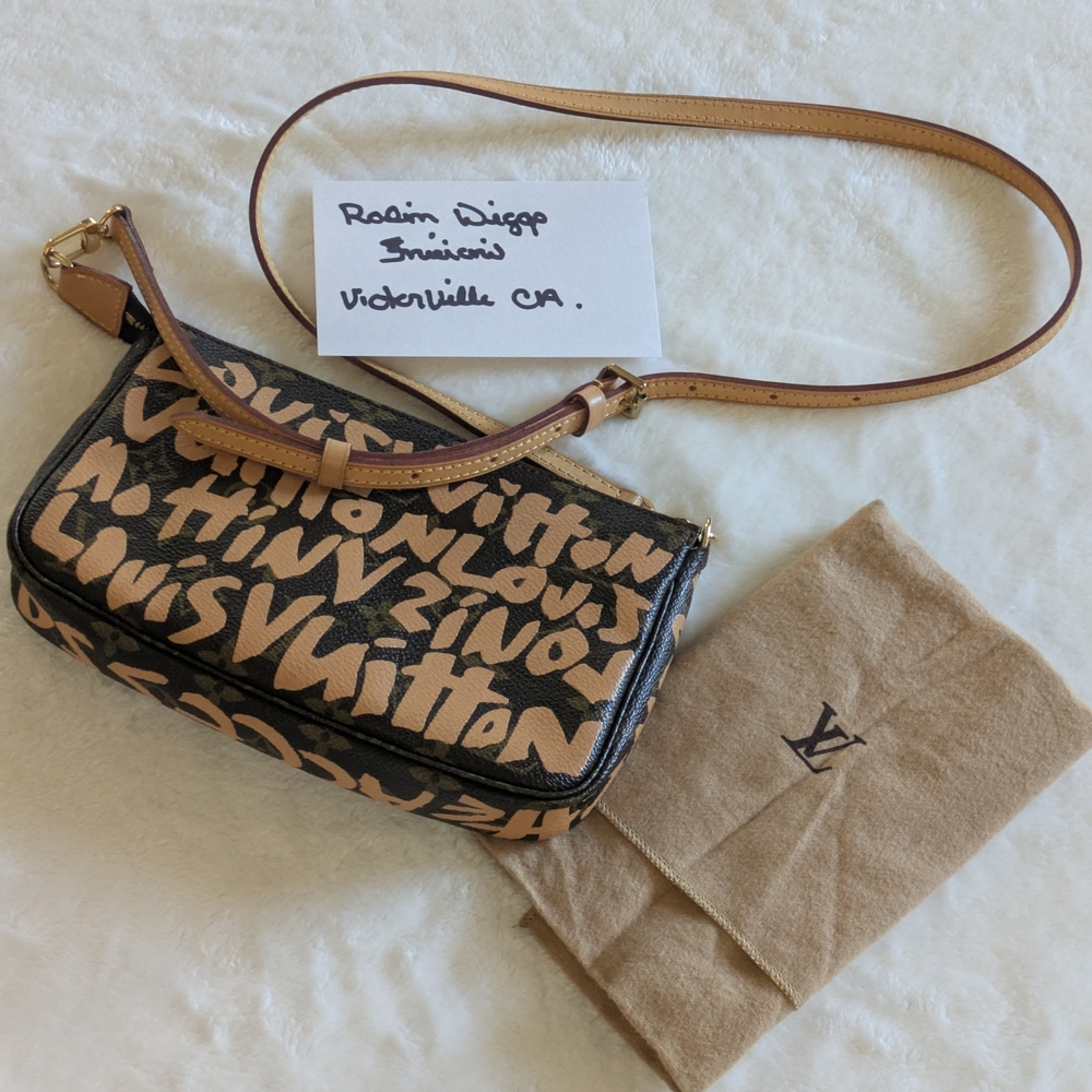 Louis Vuitton Graffiti Pouchette